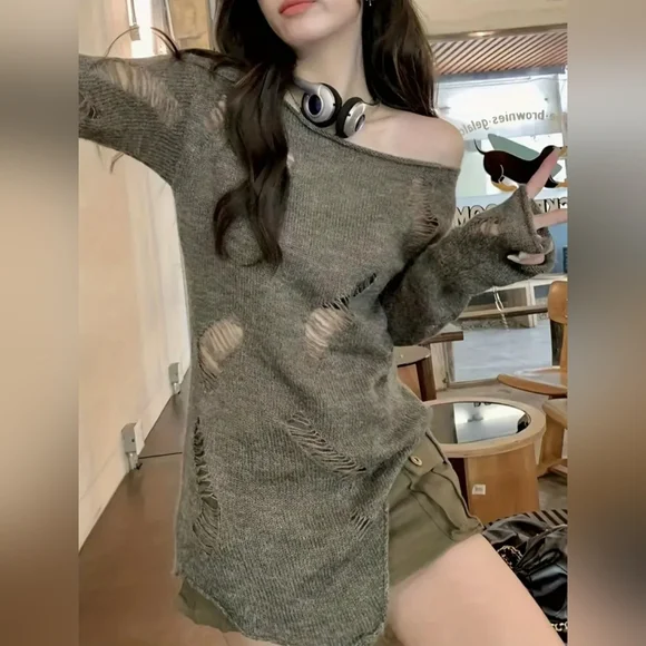 Ripped long sleeve top with irregular hem - Picture 3 of 5